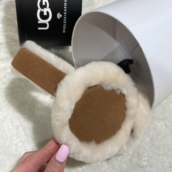 UGG Women's Sheepskin Bluetooth Earmuff - Picture 8 of 8